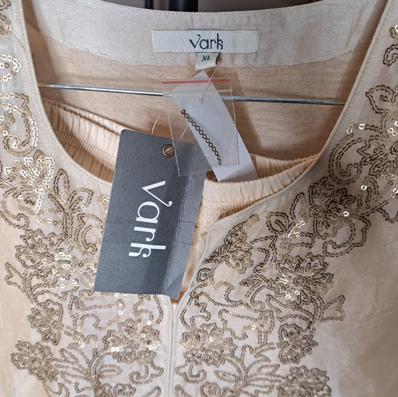 Hand Made Embroided Indian Tunic and Pant Set - Picture 3 of 6